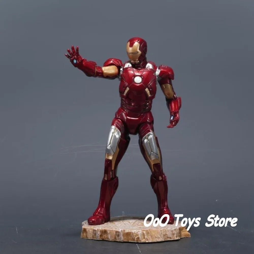 Statua Avengers Iron Man - Edizione Deluxe in PVC 23cm