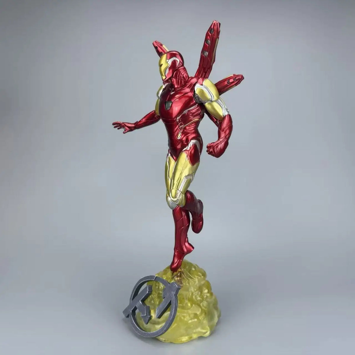 Statua Iron Man a doppia testa LED - Skyline notturno Avengers
