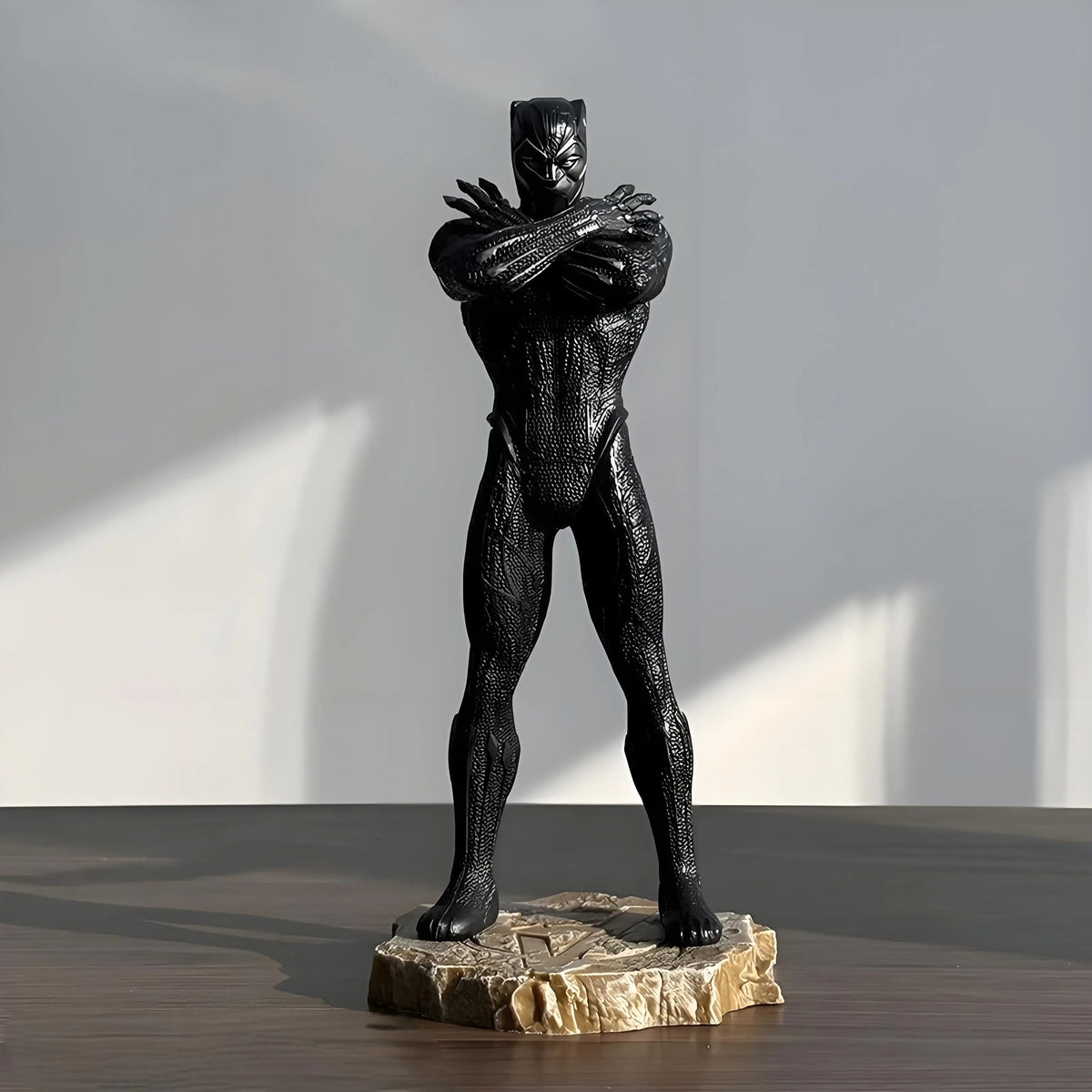Statua Avengers Black Panther - Edizione Deluxe in PVC 23cm