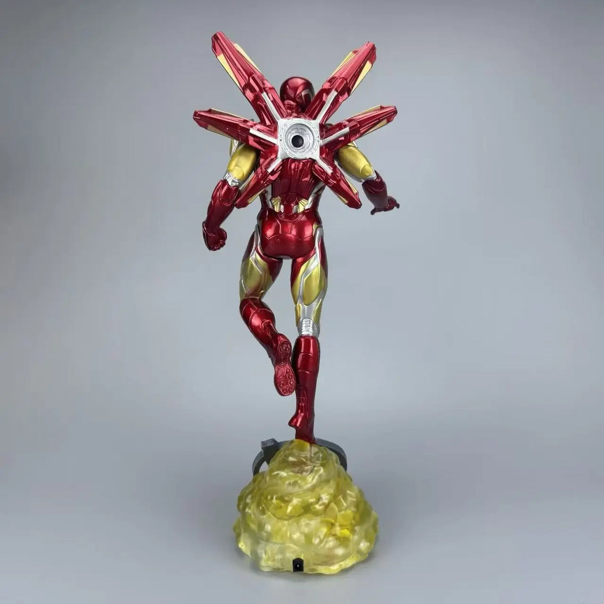 Statua Iron Man a doppia testa LED - Skyline notturno Avengers