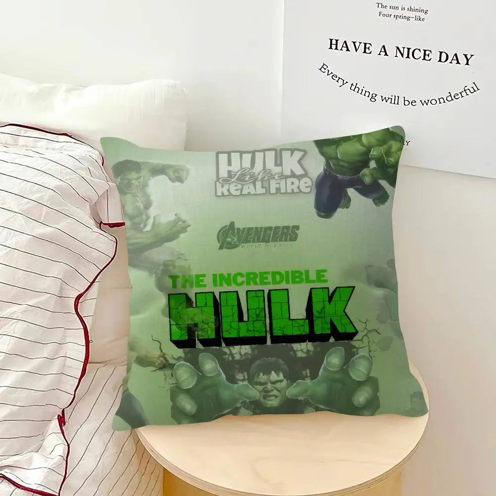 Housse de Coussin Hulk - Vue de Dos Fond Journal